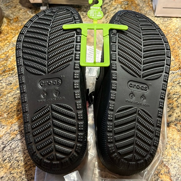 🌈 CROCS CLASSIC COZZZY SPRAY DYE SANDALS 🌈 NWT 🌈 - Picture 2 of 16